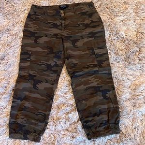 Camo Capri Joggers